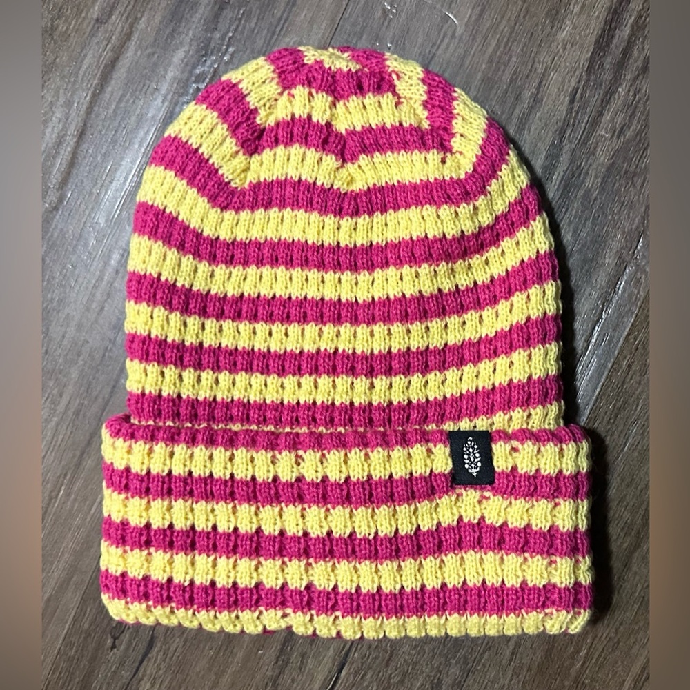 Free People Movement Stripe It Up Cool Down Beanie in Pink Lemonade. NWT - Picture 4 of 12